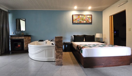 Suite con Jacuzzi y vista al volcan