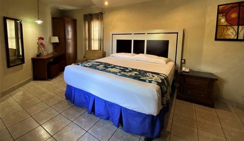 Suite, 1 King Bed