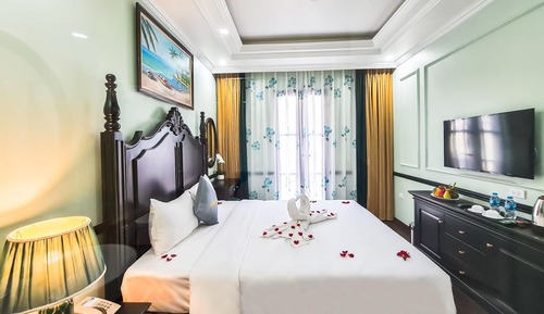 Superior Double Room, City View