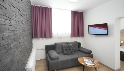 Suite, Lake View