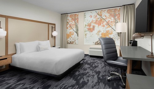 Room, 1 King Bed (Mobility Accessible, Tub)