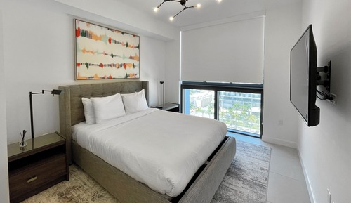 Suite, 1 Queen Bed, Golf View (Deluxe One Bedroom Golf View)