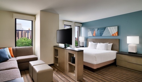 Studio Suite, 1 King Bed with Sofa bed, Accessible, Kitchen (with Bathtub)