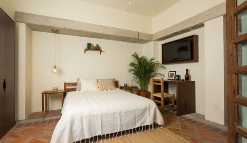 Signature Suite