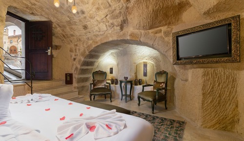 Traditional Suite (Tabiatin Mabedi)