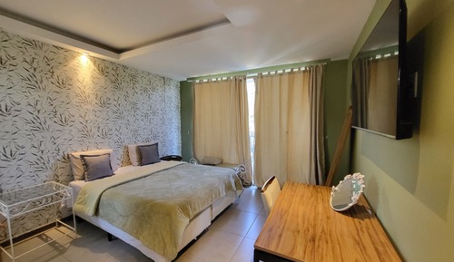 Suite Paris com varanda