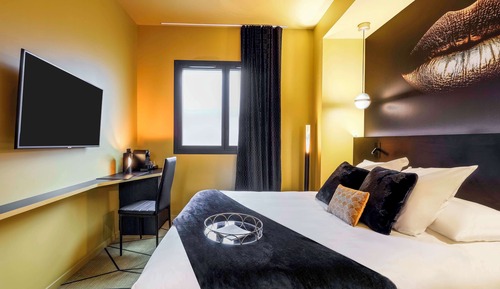 Classic Room, 1 Queen Bed, Non Smoking (Small Room)