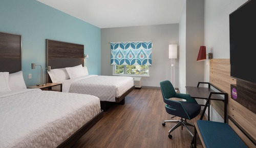 Room, 2 Queen Beds, Accessible, Bathtub