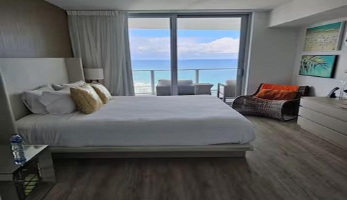 Deluxe Apartment