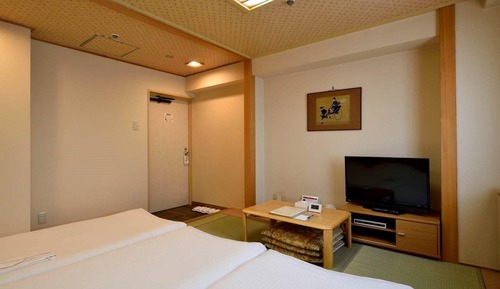 Japanese Style Room, Smoking