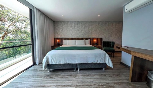Deluxe Room, Balcony