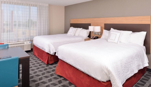 Studio, 2 Queen Beds (Hearing Accessible)