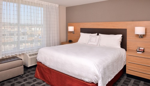Studio, 1 King Bed with Sofa bed (Hearing Accessible)