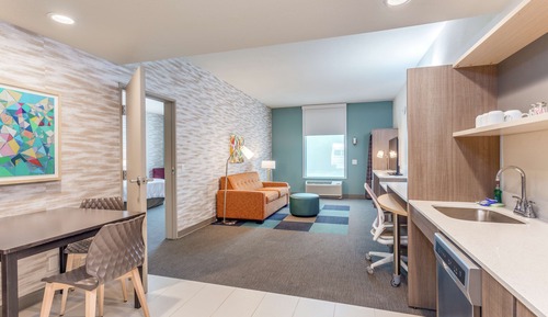 Studio, 1 King Bed, Accessible, Bathtub
