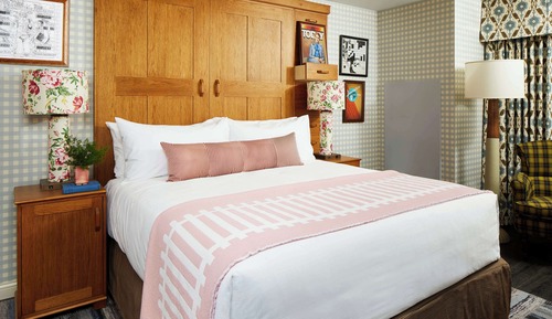 Room, 1 King Bed, Accessible (Roll-In Shower)