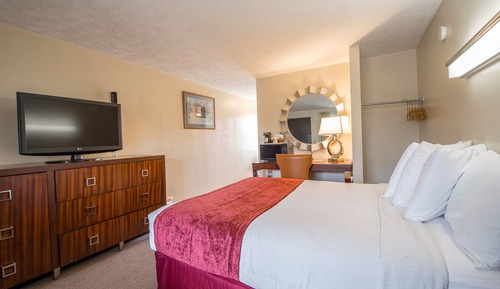 Suite, 1 Queen Bed, Balcony, Mountain View