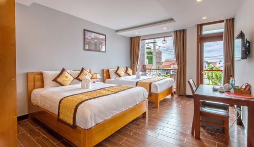 Family Room, Balcony, City View