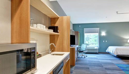 Studio, 1 Queen Bed, Accessible, Bathtub