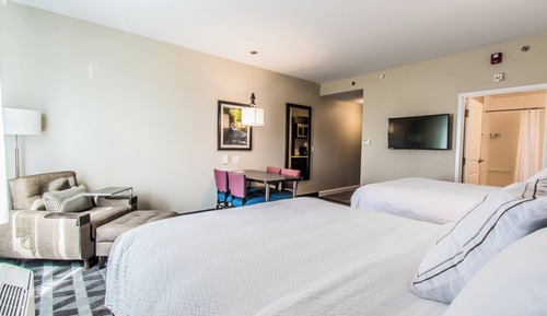 Studio, 2 Queen Beds (Hearing Accessible)