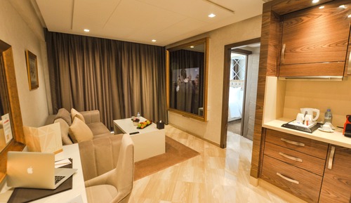 Standard Junior Suite King Bed