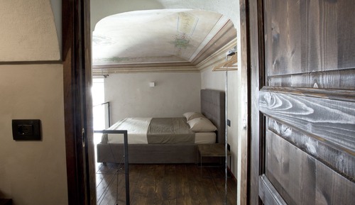 Luxury Studio Suite, 1 King Bed with Sofa bed, Non Smoking