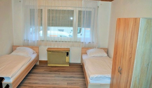 Apartment, 2 Bedrooms (42-00)