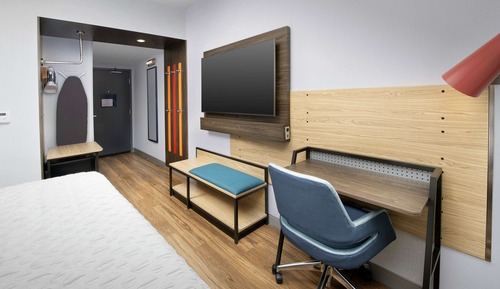 Room, 2 Queen Beds, Accessible, Bathtub