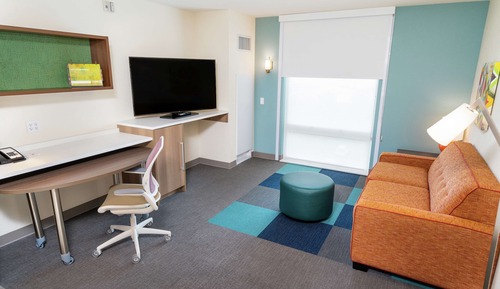 Suite, 1 King Bed, Accessible
