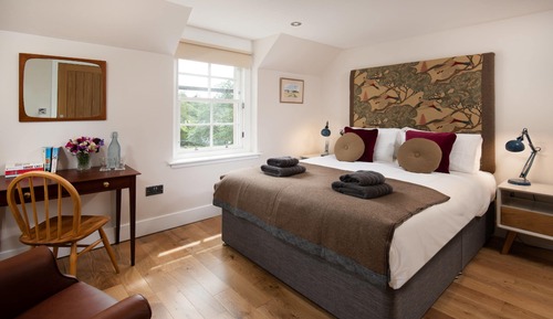 Deluxe Double Room (Shaggie Den)