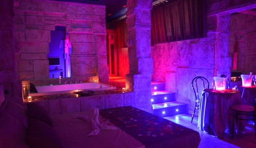 Suite, Bathtub