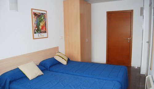 Basic Studio, 2 Twin Beds, Kitchenette