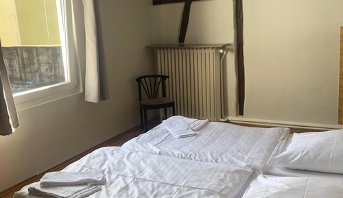 Basic Double Room, Shared Bathroom (11)