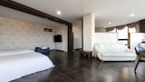 Royal Suite (C)