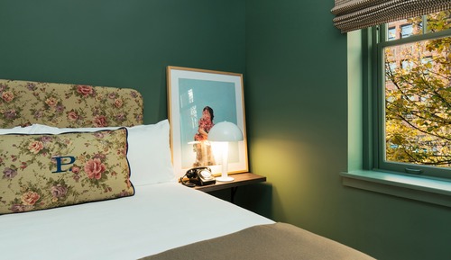 Deluxe Room, 1 Queen Bed (The Queen)