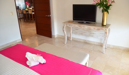Deluxe Condo, 2 Bedrooms, Ocean View