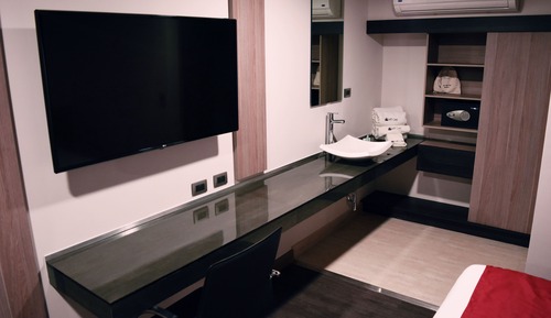 Deluxe Suite