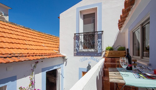 Romantic Studio Suite, 1 Queen Bed, Pool Access, Beachside