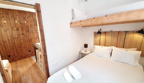 Traditional Condo, 2 Bedrooms, Pool Access, Beachside (8)