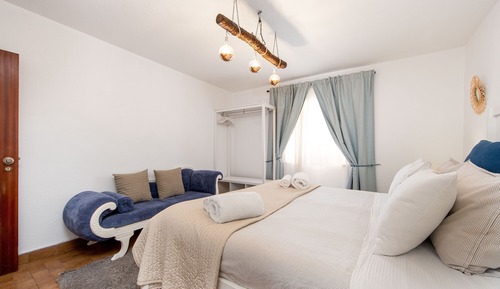 Family Condo, 2 Bedrooms, Pool Access, Beachside (10)