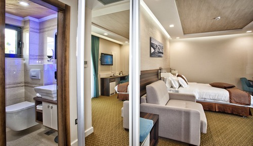 Suite, Balcony