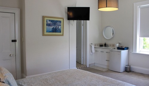 Deluxe Queen Suite - Room 3