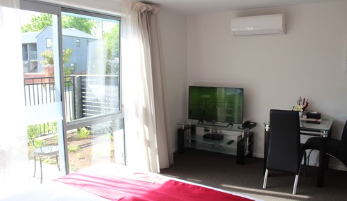 Luxury Studio, Garden View