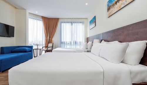 Deluxe Triple Room, 1 Bedroom, Non Smoking, City View