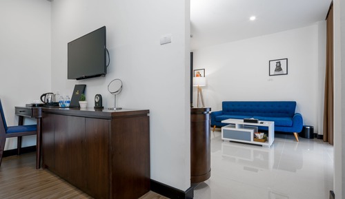 Deluxe Triple Room, 1 Bedroom, Non Smoking, City View