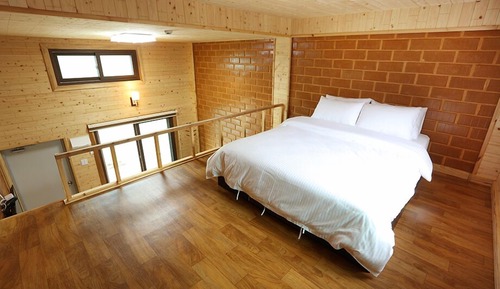 Traditional Duplex (Cypress and Red Clay Room)