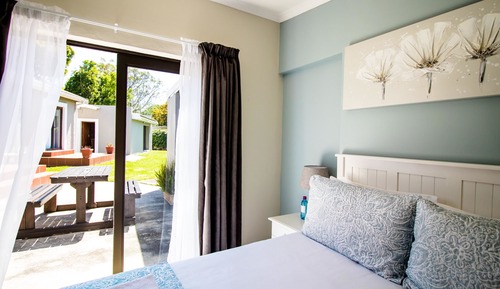 Little Rose Guest Room 2