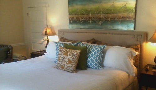 Standard Suite, 1 King Bed with Sofa bed, Non Smoking, Private Bathroom (Burroughs Suite)