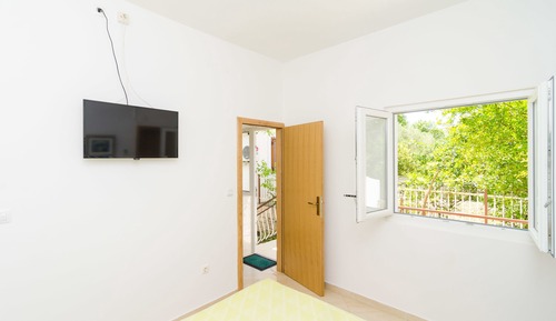 Standard Studio, Balcony, Garden View