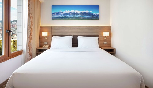 Family Room, 1 King Bed, Balcony (Deluxe)