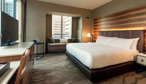 Room, 1 King Bed, Accessible (Mobility & Hearing, Roll-in Shower)